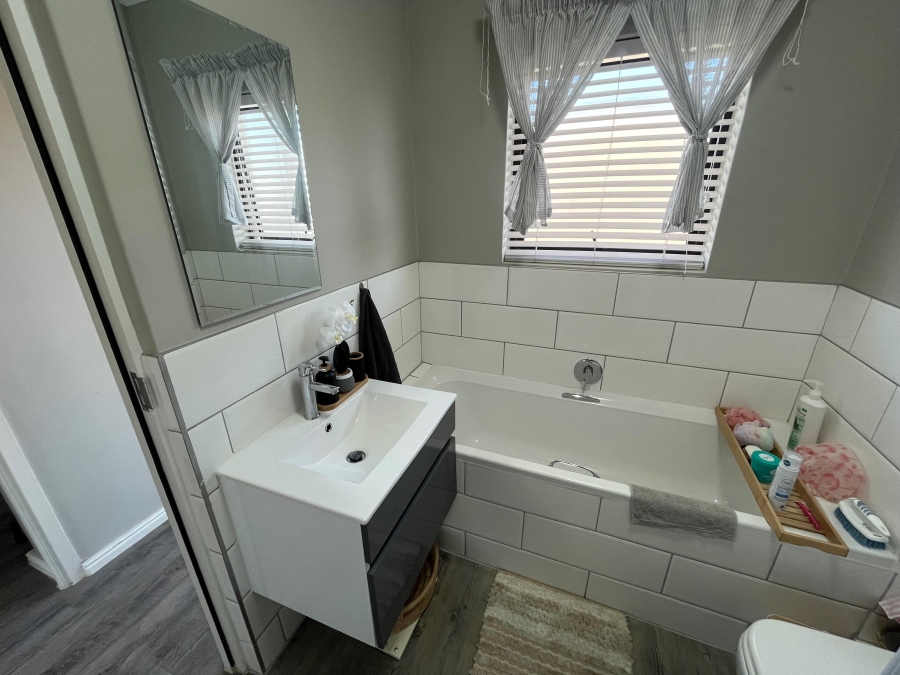 2 Bedroom Property for Sale in Haasendal Western Cape